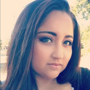 Meet your Posher, Alma